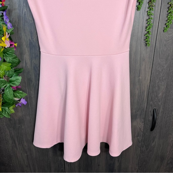 {💙2/$40💙Banana Lemon Pink Short Sleeve Fit & Flare Mini Dress Size M - Picture 7 of 15